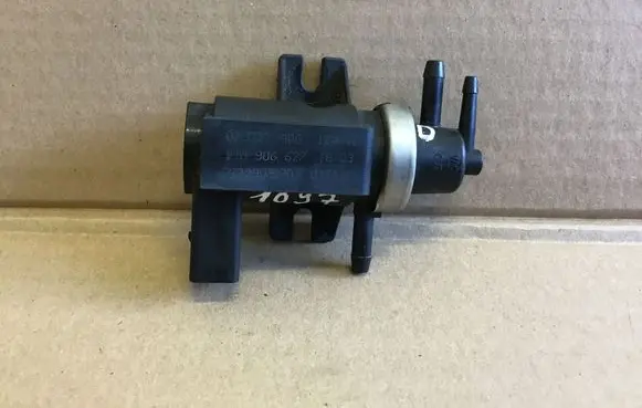 Volkswagen Touareg I Turbo solenoid valve 1J0906627 72290320