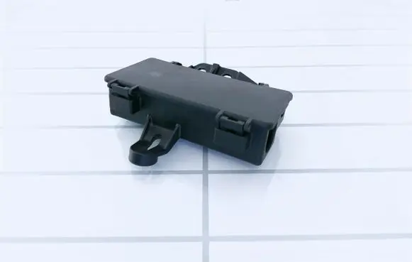 Audi A8 S8 D3 4E Battery relay fuse KB4E024A 4E0941824A