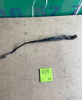 Peugeot 406 Front wiper blade arm
