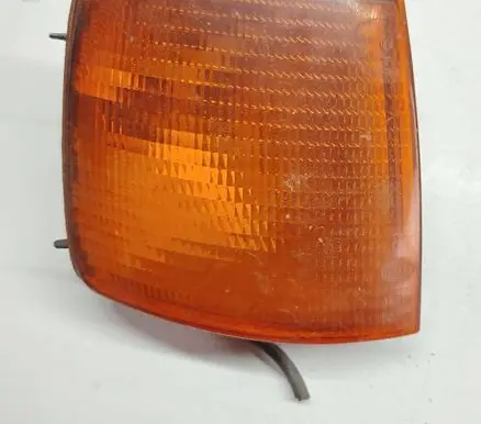 Volkswagen PASSAT B3 Front indicator light HELLA42756R6 133718