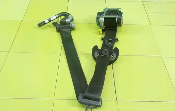 Jaguar XE Front seatbelt 629450600 18AB2