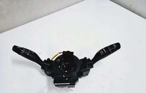 Hyundai Tucson TL Wiper turn signal indicator stalk/switch 93480-1Y000