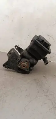 BMW 3 E46 Power steering pump 6756575