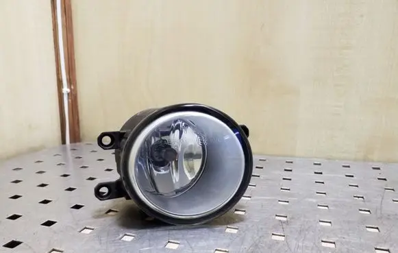 Toyota RAV 4 (XA30) Front fog light 812100D040 89210656