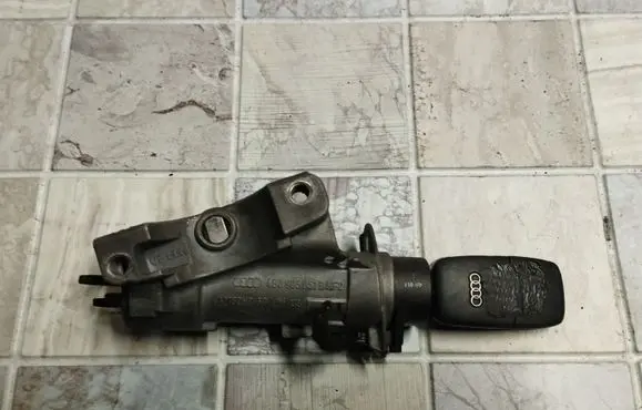 Audi A6 S6 C5 4B Ignition lock 4B0905851