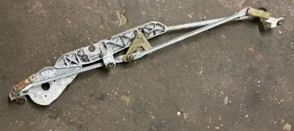 Nissan Almera Tino Front wiper linkage and motor 3397020520