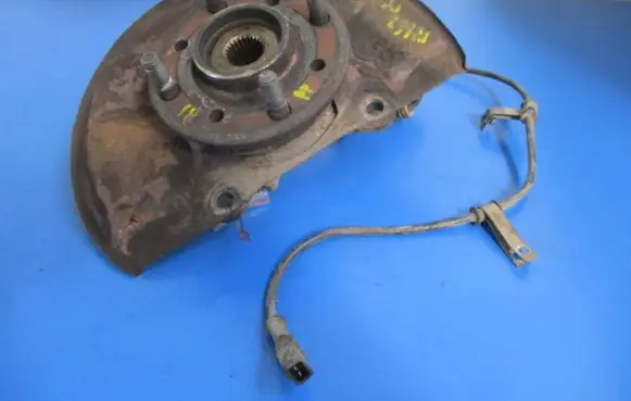 Volvo S40, V40 Front wheel hub spindle knuckle