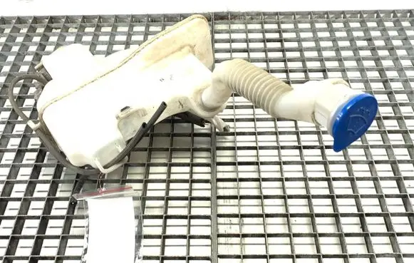 Mazda 3 II Windshield washer fluid reservoir/tank GHR167480