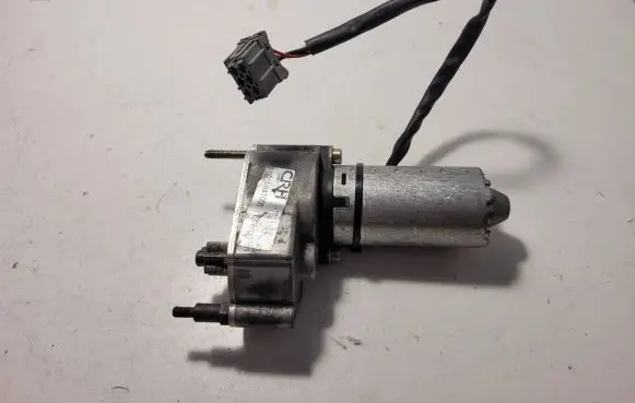 Mercedes-Benz CL C215 Seat adjustment motor 2158200542 1122201 500027