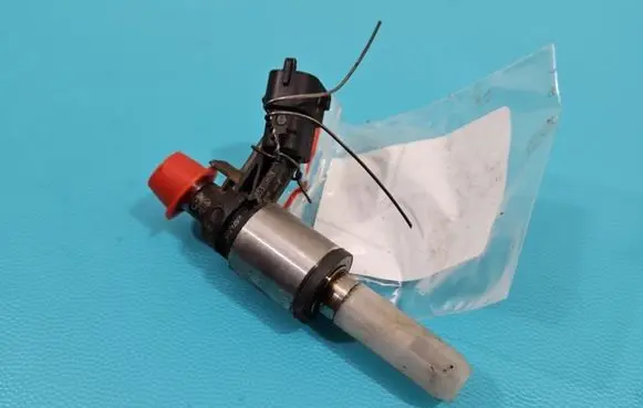 KIA Sportage Fuel injector 0261500100 IMPRK1360537