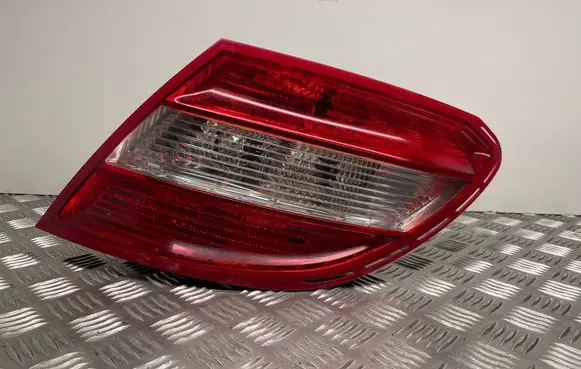 Mercedes-Benz C W204 Rear/tail lights 2048200264