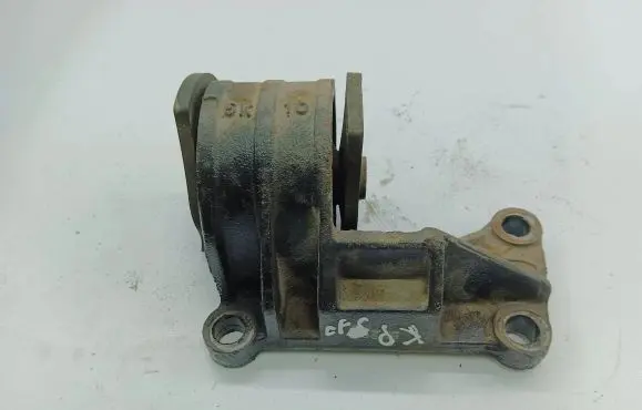 KIA Carens I Engine mount bracket 0K2KB39070