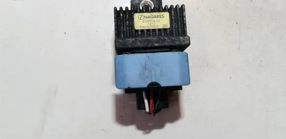 Nissan Juke I F15 Glow plug pre-heat relay 82008592243