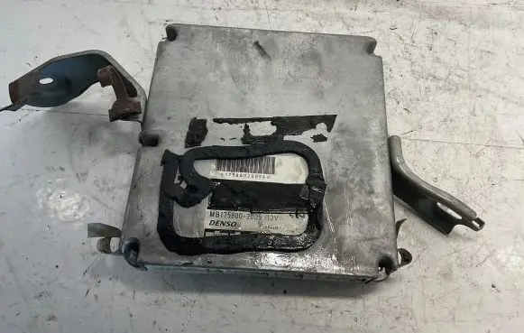 Toyota Avensis T220 On-board computer control switch 