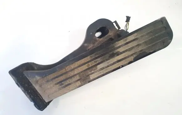 Volkswagen Golf V Accelerator throttle pedal 1k1721503p