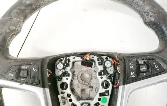 Steering wheel buttons/switches