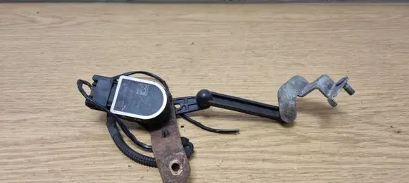 BMW 4 F36 Gran coupe Rear air suspension level height sensor 6861351