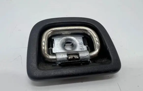 Volkswagen PASSAT B8 Tie down hook / loop 8V0863503B