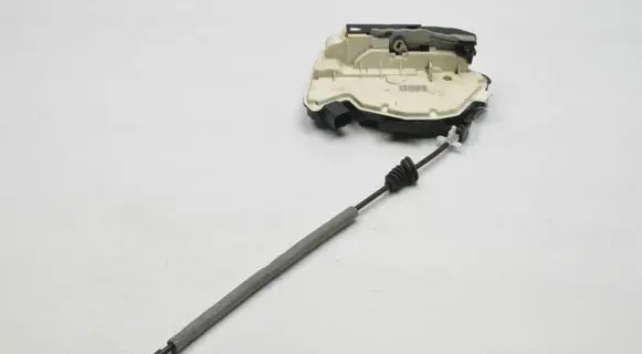 Seat Ibiza IV (6J,6P) Front door lock 5N2837015E