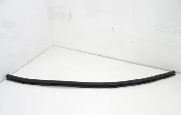 Peugeot 307 Engine compartment rubber 8305472