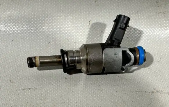 Audi A8 S8 D4 4H Fuel injector 2079036G