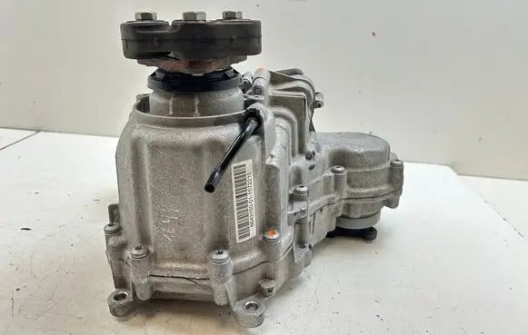 Gearbox transfer box case