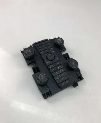 Volvo V50 Climate control unit 8697155