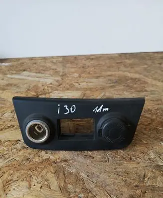 Hyundai i30 Cigarette lighter front 846212R000