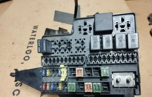 Chrysler Neon II Fuse box set P04793922AG