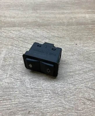 BMW 5 E39 Electric window control switch 8368974
