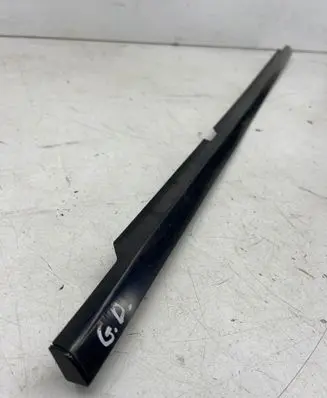 Mercedes-Benz GL X164 Rear glass trim