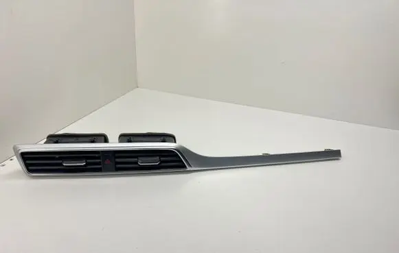 MG ZS Dash center air vent grill 10563702 22082601 544813