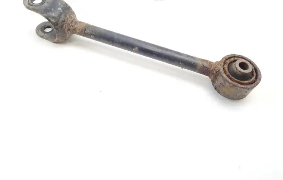 Toyota Prius (XW50) Rear control arm