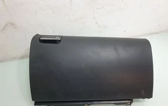 Mercedes-Benz GL X164 Glove box A1646800091