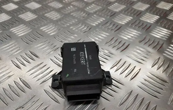 Opel Omega A Central locking relay 90274678