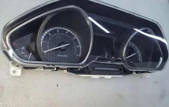 Peugeot 208 Speedometer (instrument cluster) 9803995280