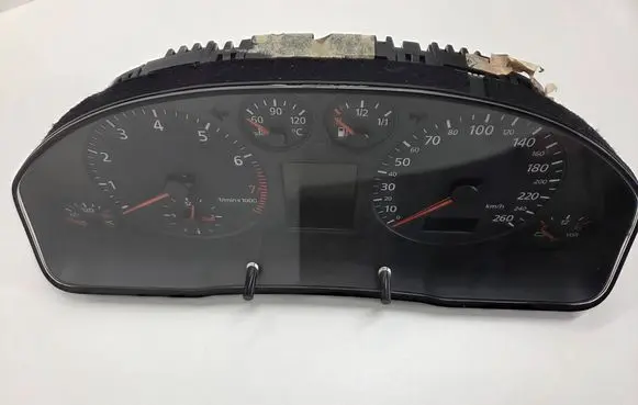 Speedometer (instrument cluster)