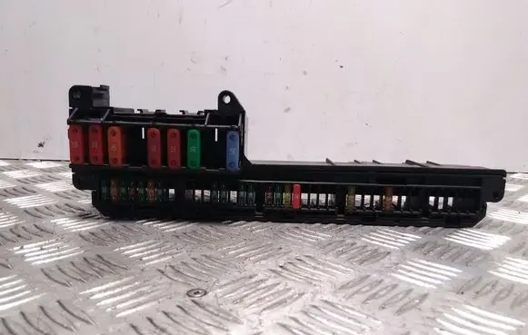 BMW 5 E60 E61 Fuse module 6114695733001