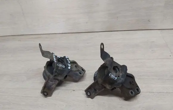 Toyota Corolla E120 E130 Engine mount vacuum valve 