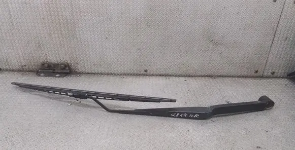 Windshield/front glass wiper blade