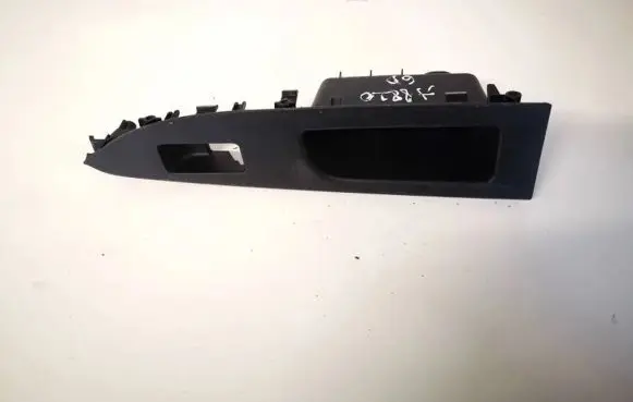 Mazda 2 Front door window switch trim d65141990a d651-41990a