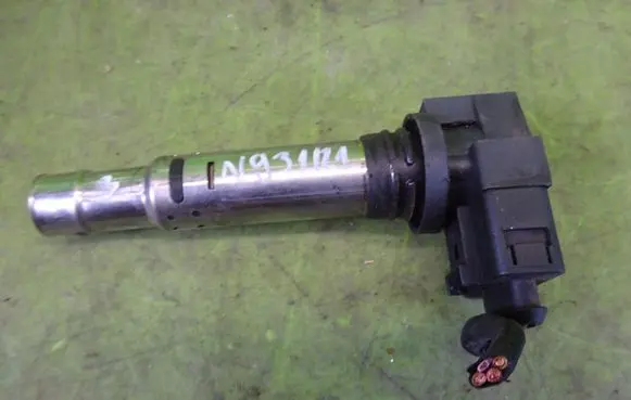 Volkswagen Caddy High voltage ignition coil 036905715G