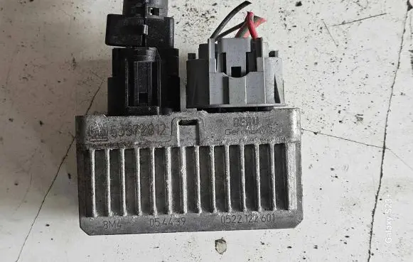Opel Insignia A Glow plug pre-heat relay 55572812 0522122601