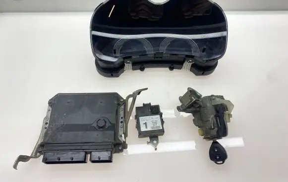 Toyota Auris 150 Engine ECU kit and lock set 8966102D81
