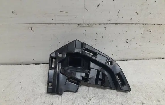 Skoda Kamiq Front bumper mounting bracket 658807723A