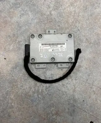 Head unit multimedia control