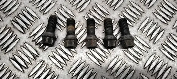 BMW X5 E70 Nuts/bolts 