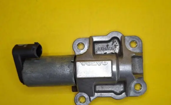 Volvo S60 Camshaft vanos timing valve 8670422