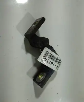Volkswagen Bora Rear door lower hinge 