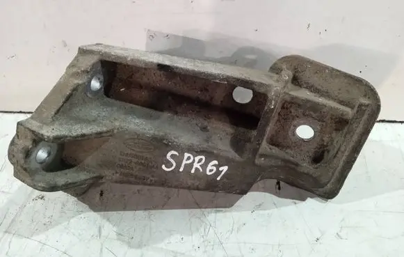 Land Rover Discovery 3 - LR3 Engine mounting bracket 4H226061AA